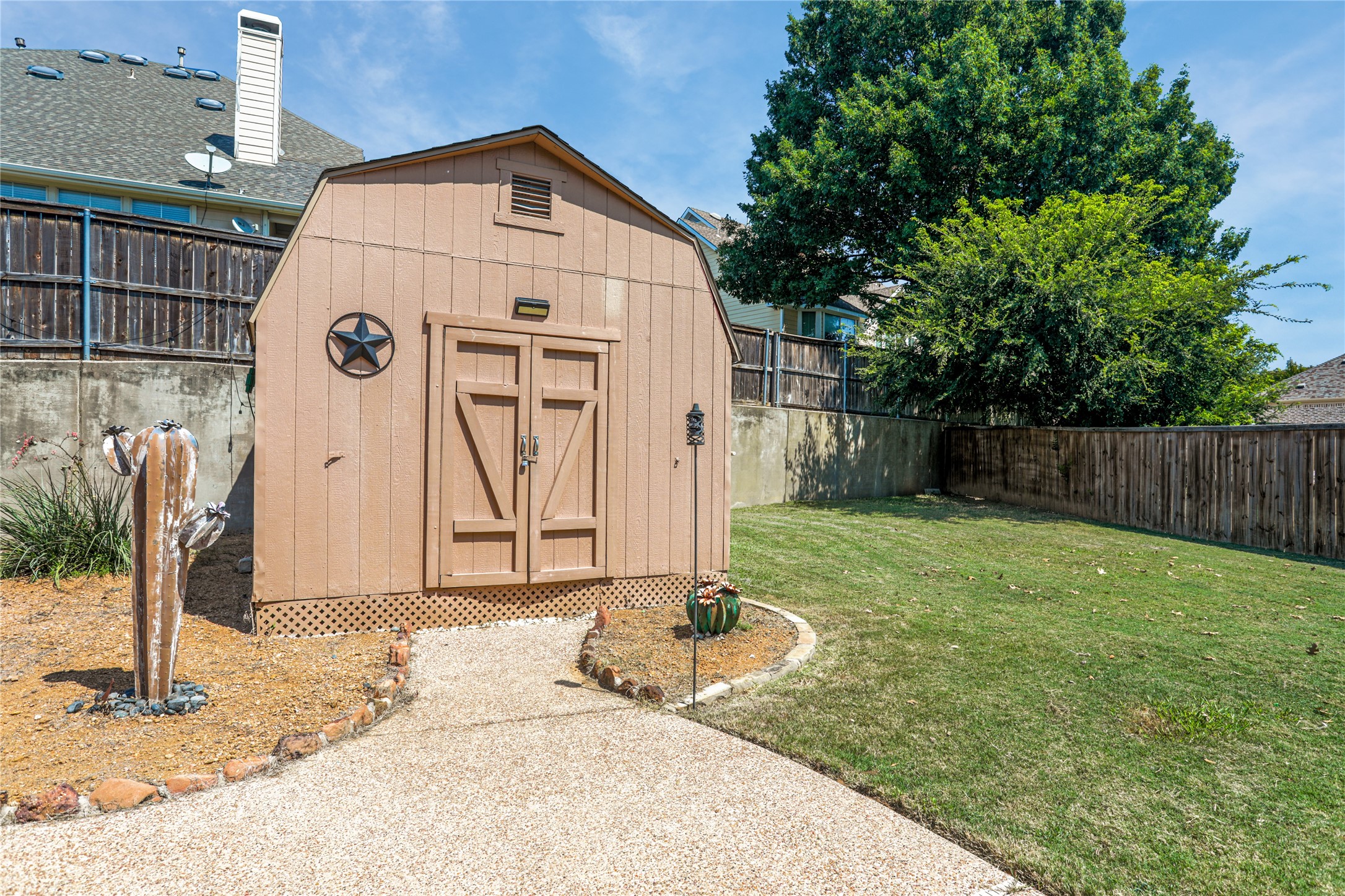 North Richland Hills, Texas, 76180, United States, 5 Bedrooms Bedrooms, ,4 BathroomsBathrooms,Residential,For Sale,1946878