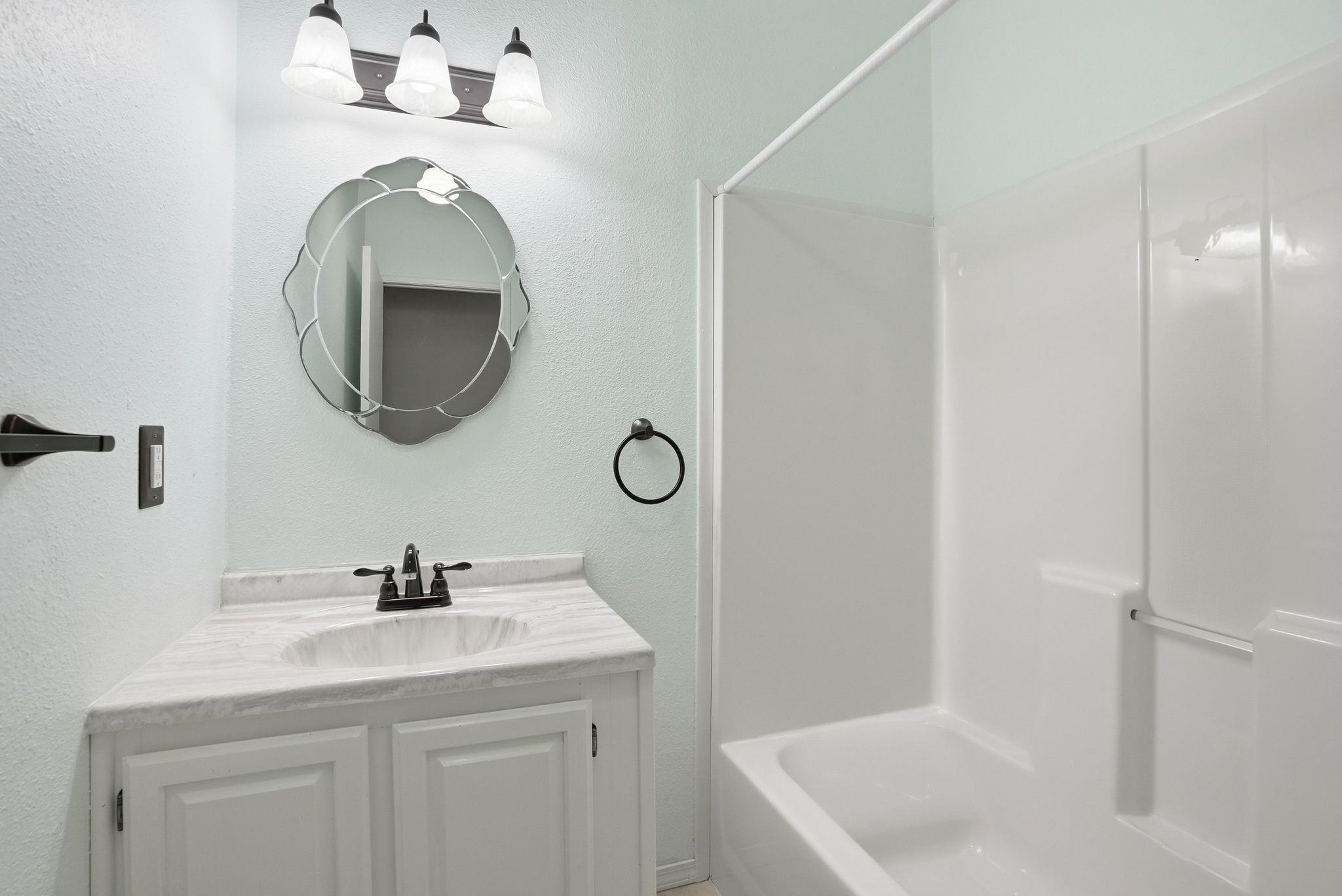 Greenacres, Washington, 99016, United States, 5 Bedrooms Bedrooms, ,2 BathroomsBathrooms,Residential,For Sale,2001748