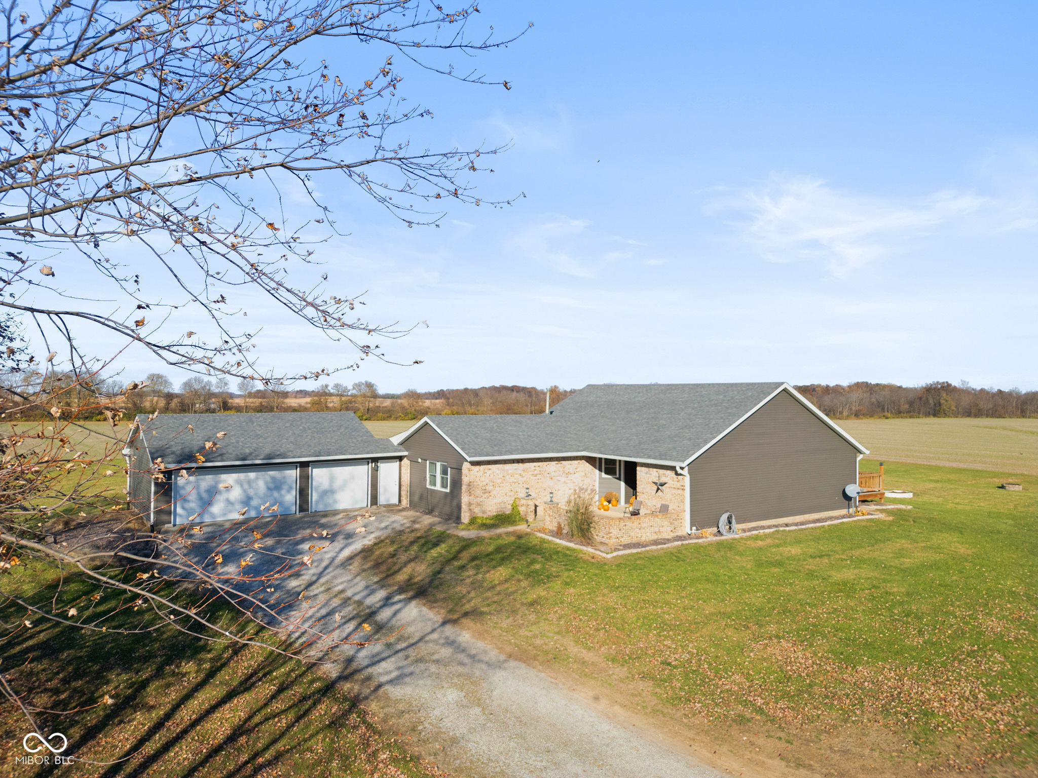 Edinburgh, Indiana, 46124, United States, 3 Bedrooms Bedrooms, ,2 BathroomsBathrooms,Residential,For Sale,1994228