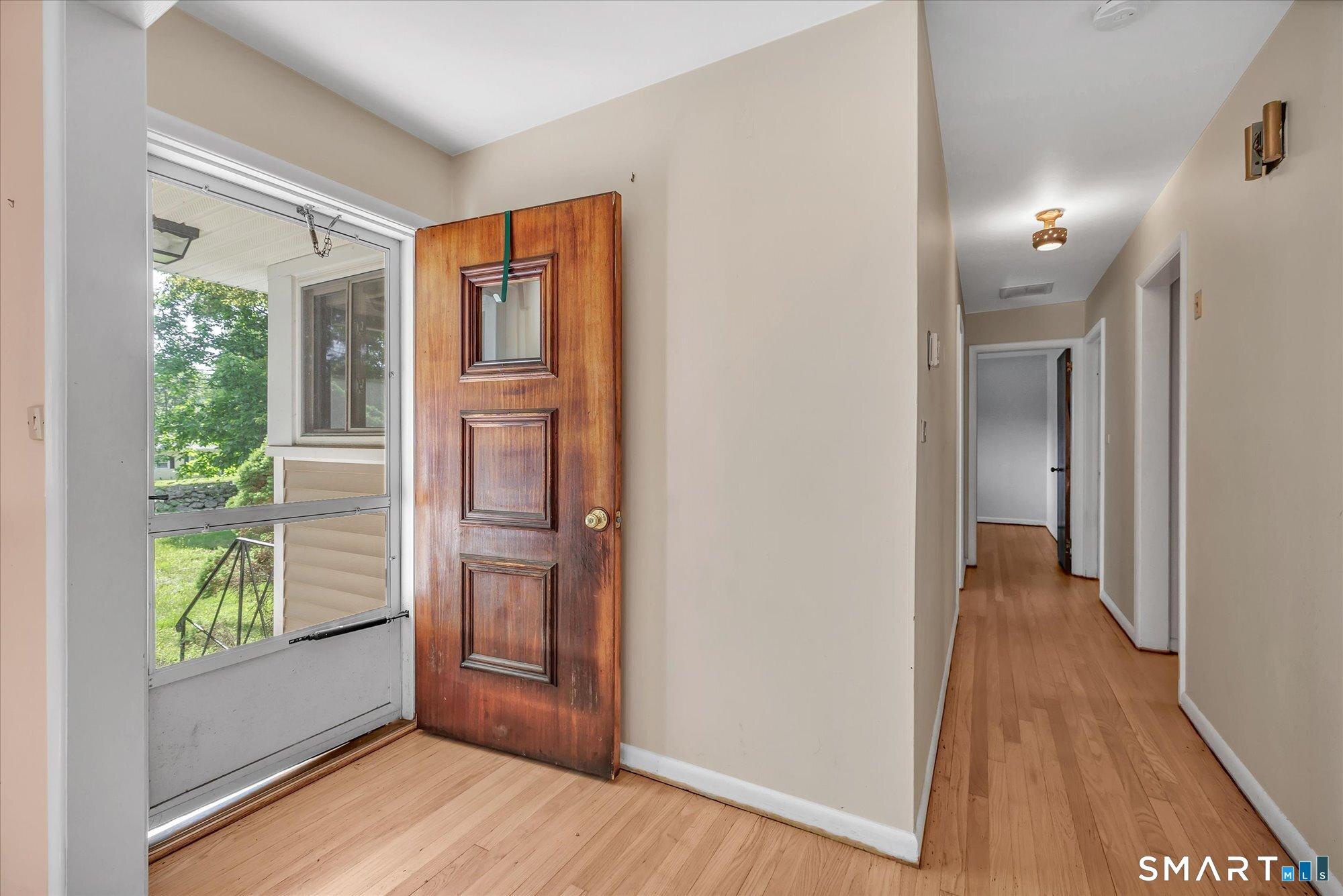 Trumbull, Connecticut, 06611, United States, 3 Bedrooms Bedrooms, ,2 BathroomsBathrooms,Residential,For Sale,2048685