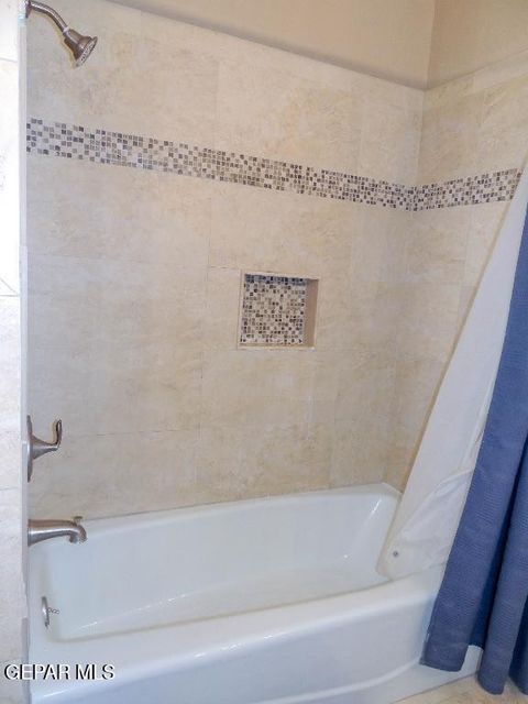 El Paso, Texas, 79935, United States, 4 Bedrooms Bedrooms, ,2 BathroomsBathrooms,Residential,For Sale,1923244