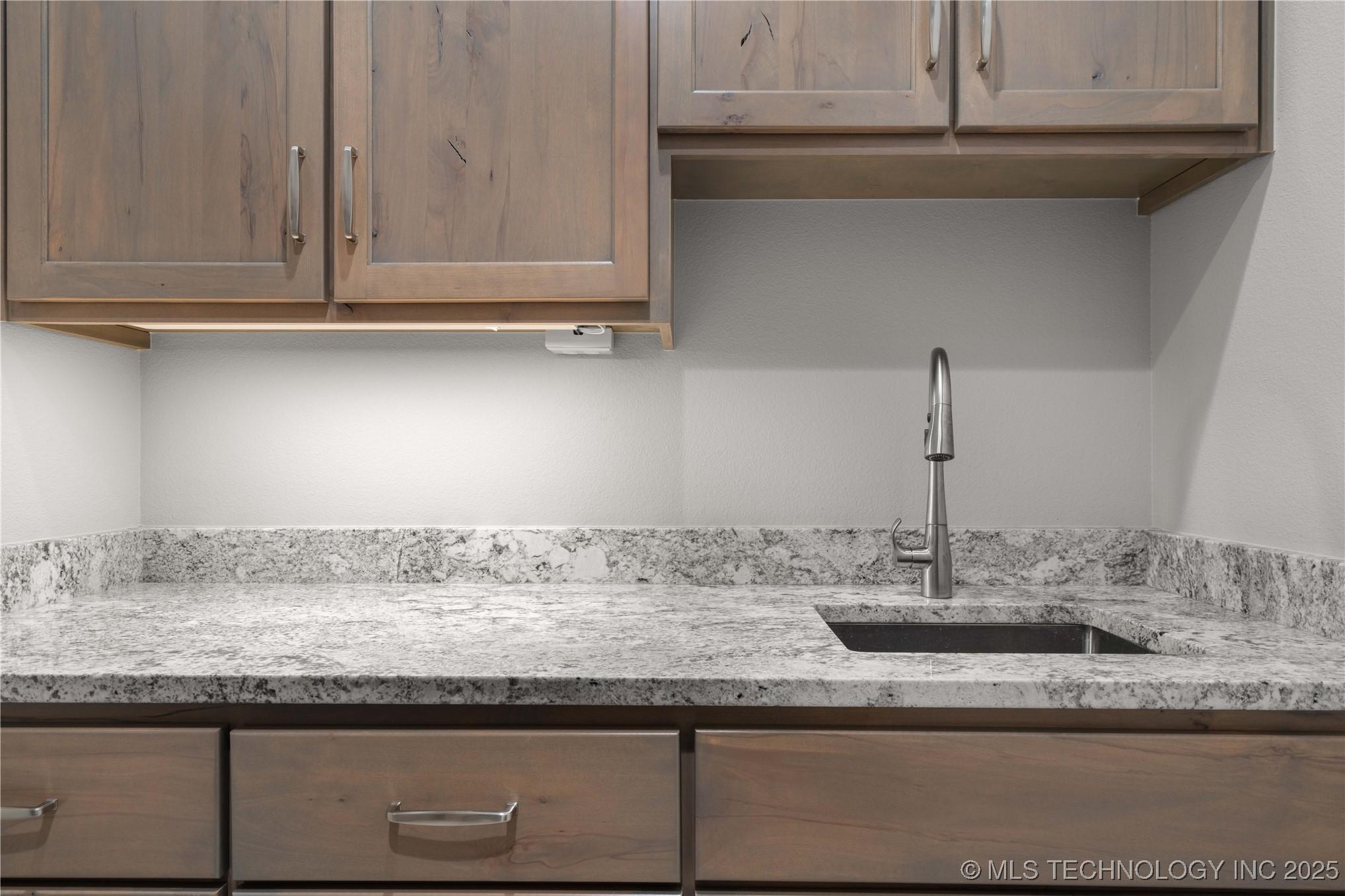 Fort Gibson, Oklahoma, 74434, United States, 4 Bedrooms Bedrooms, ,4 BathroomsBathrooms,Residential,For Sale,2005878