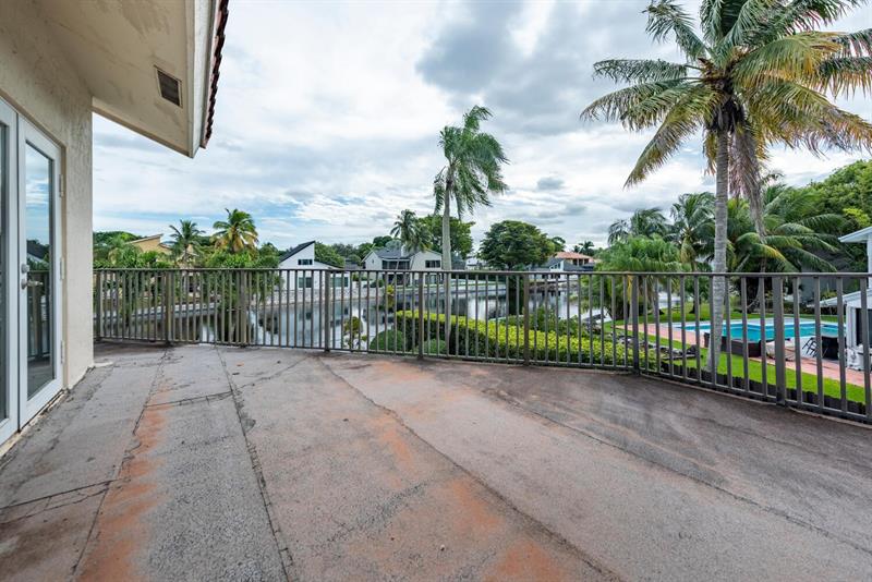 Plantation, Florida, 33324, United States, 4 Bedrooms Bedrooms, ,3 BathroomsBathrooms,Residential,For Sale,1987783