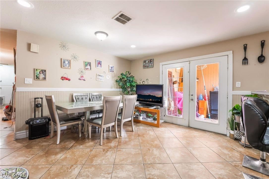 Las Vegas, Nevada, 89104, United States, 6 Bedrooms Bedrooms, ,2 BathroomsBathrooms,Residential,For Sale,2048974