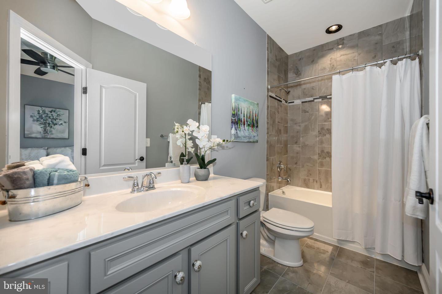 Queenstown, Maryland, 21658, United States, 5 Bedrooms Bedrooms, ,5 BathroomsBathrooms,Residential,For Sale,1988334