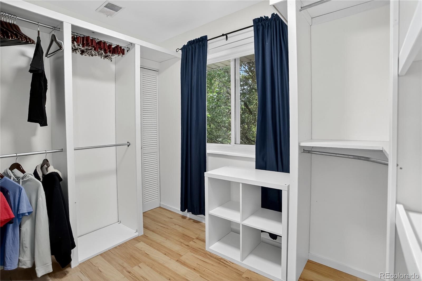 Englewood, Colorado, 80110, United States, 3 Bedrooms Bedrooms, ,2 BathroomsBathrooms,Residential,For Sale,1918074