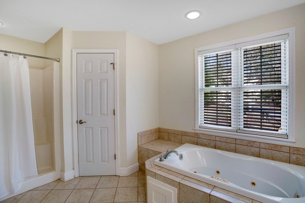 Hayesville, North Carolina, 28904, United States, 4 Bedrooms Bedrooms, ,4 BathroomsBathrooms,Residential,For Sale,1758392