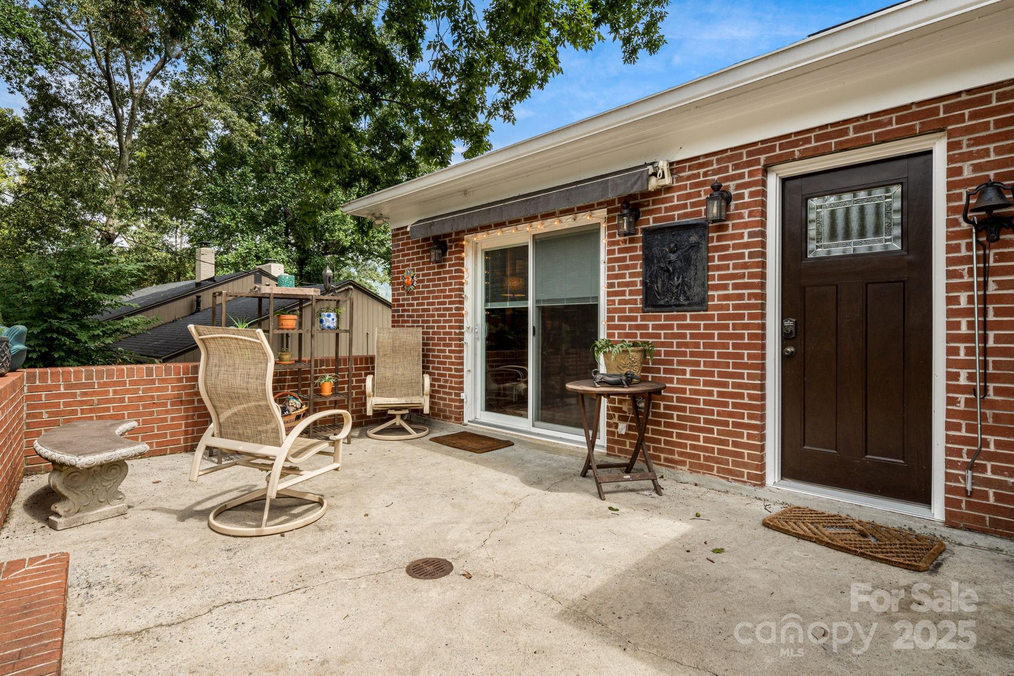 Asheville, North Carolina, 28804, United States, 3 Bedrooms Bedrooms, ,2 BathroomsBathrooms,Residential,For Sale,1916392