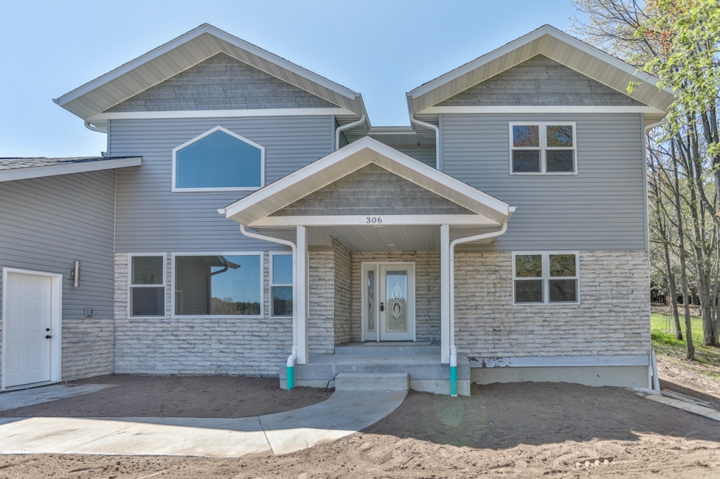 Wausau, Wisconsin, 54403, United States, 6 Bedrooms Bedrooms, ,4 BathroomsBathrooms,Residential,For Sale,1819145