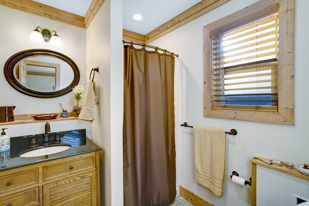 Hiawassee, Georgia, 30546, United States, 4 Bedrooms Bedrooms, ,5 BathroomsBathrooms,Residential,For Sale,1880672