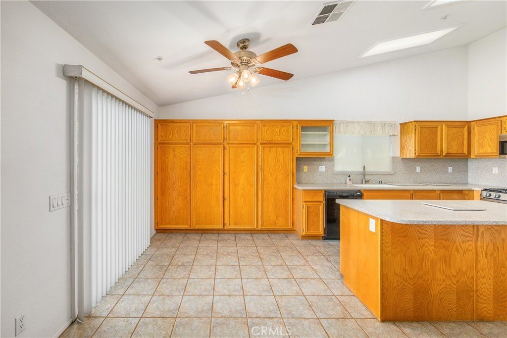 Highland, California, 92346, United States, 3 Bedrooms Bedrooms, ,2 BathroomsBathrooms,Residential,For Sale,1944789