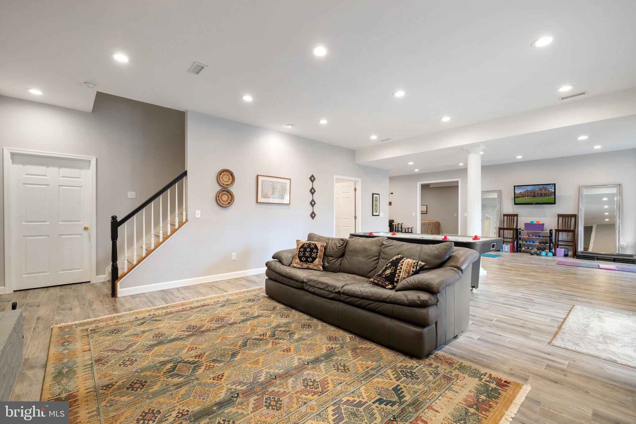 Warrenton, Virginia, 20186, United States, 6 Bedrooms Bedrooms, ,6 BathroomsBathrooms,Residential,For Sale,1914249