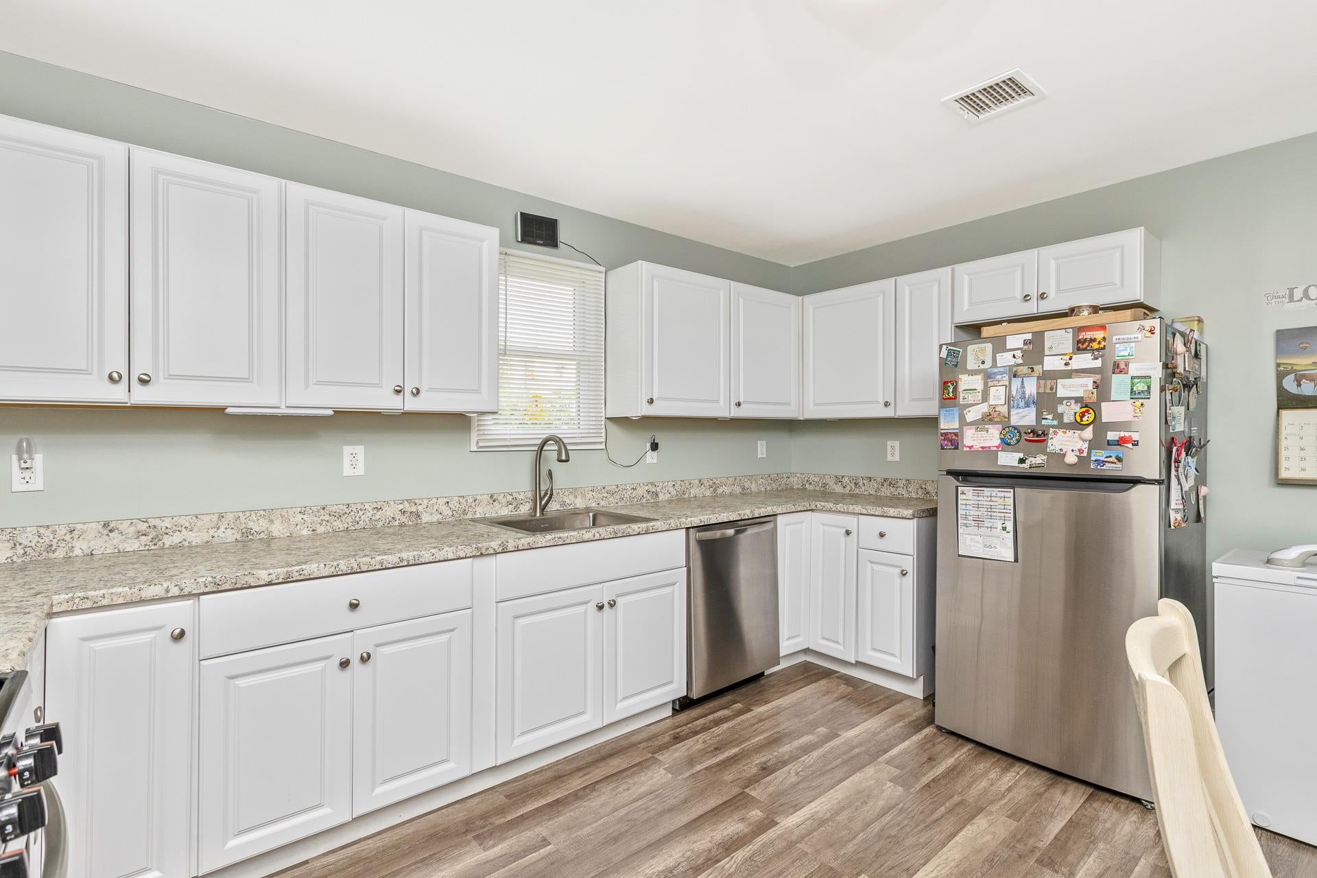 Shirley, New York, 11967, United States, 3 Bedrooms Bedrooms, ,2 BathroomsBathrooms,Residential,For Sale,1761697