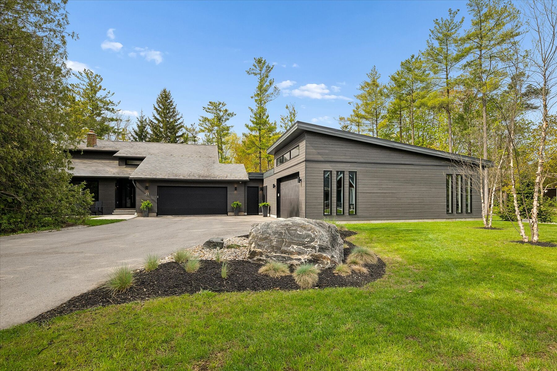  Serene, Elegant Home - 物件實景
