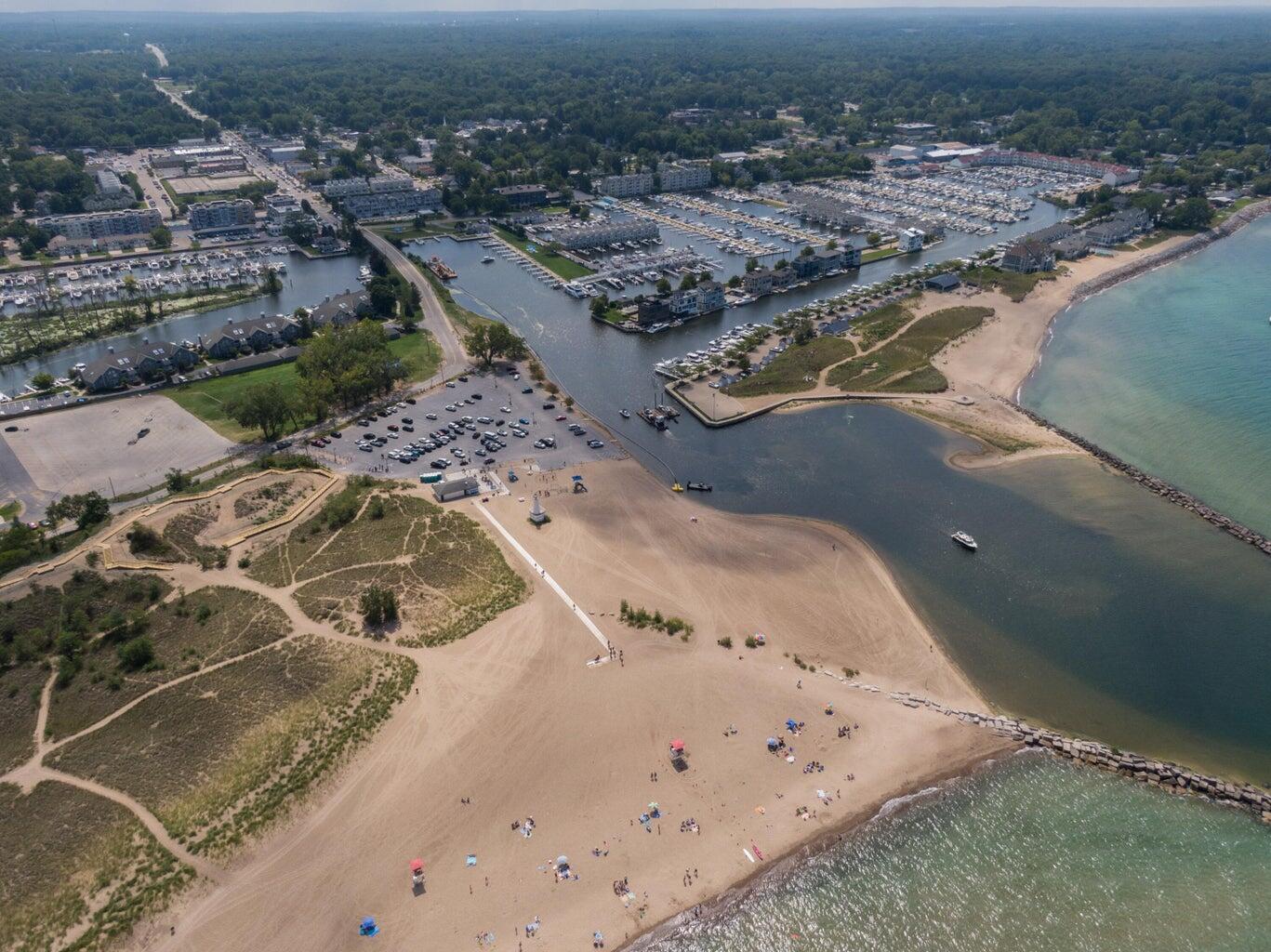 New Buffalo, Michigan, 49117, United States, 4 Bedrooms Bedrooms, ,3 BathroomsBathrooms,Residential,For Sale,1992031