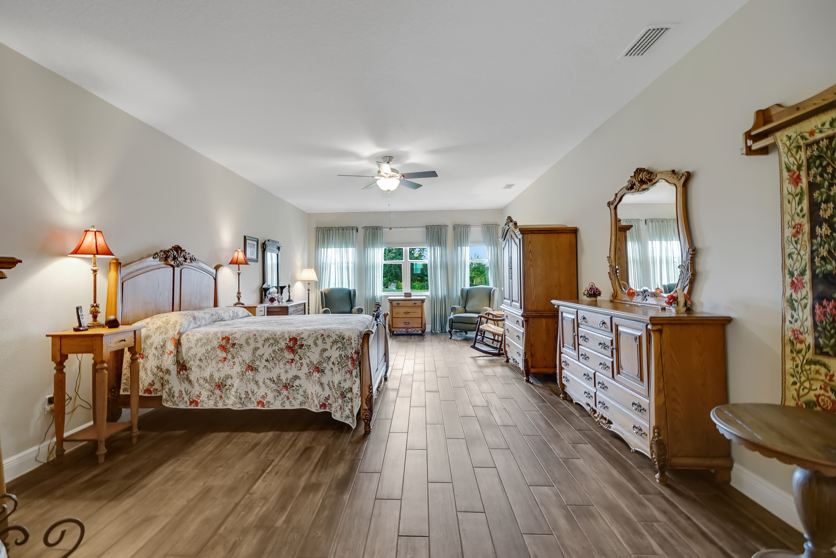 Lady Lake, Florida, 32159, United States, 4 Bedrooms Bedrooms, ,3 BathroomsBathrooms,Residential,For Sale,1945025