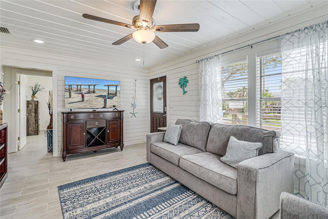 Port Aransas, Texas, 78373, United States, 3 Bedrooms Bedrooms, ,2 BathroomsBathrooms,Residential,For Sale,1987865