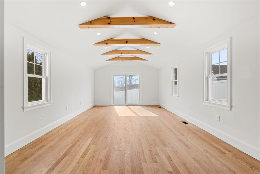 Boston, Massachusetts, 02132, United States, 3 Bedrooms Bedrooms, ,2 BathroomsBathrooms,Residential,For Sale,1898470