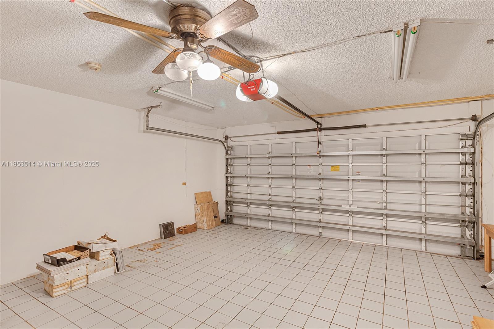 Hialeah, Florida, 33015, United States, 4 Bedrooms Bedrooms, ,3 BathroomsBathrooms,Residential,For Sale,1918630