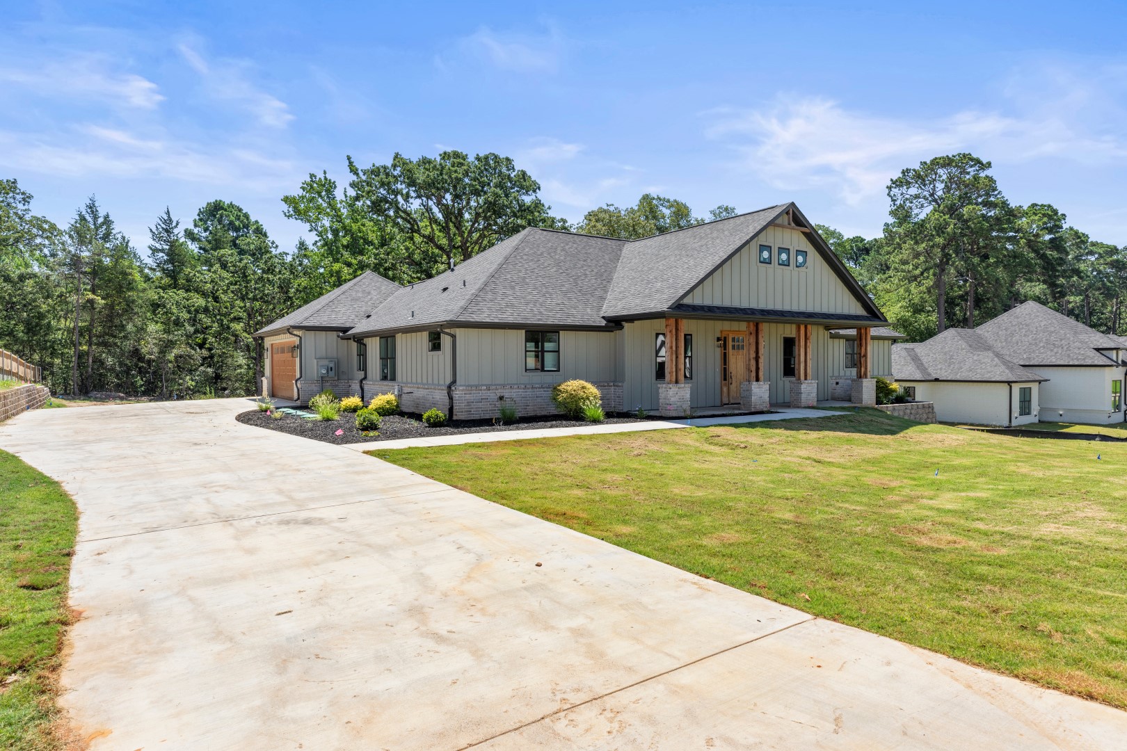 Tyler, Texas, 75706, United States, 4 Bedrooms Bedrooms, ,3 BathroomsBathrooms,Residential,For Sale,1983629