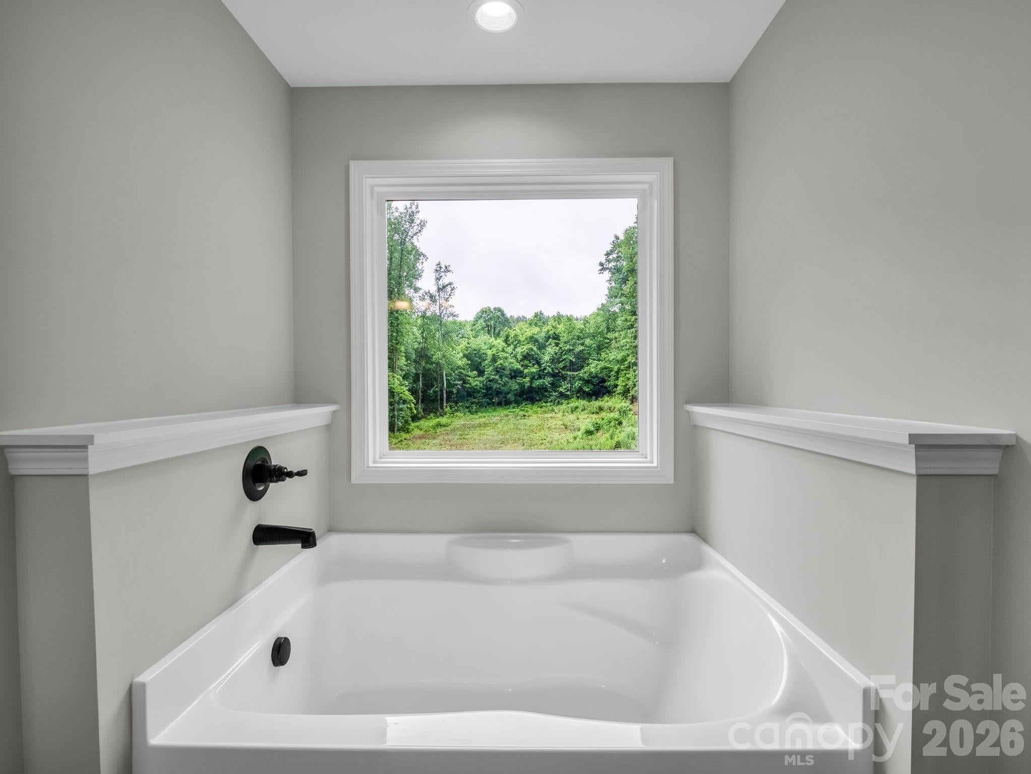 Lincolnton, North Carolina, 28092, United States, 5 Bedrooms Bedrooms, ,3 BathroomsBathrooms,Residential,For Sale,2049314