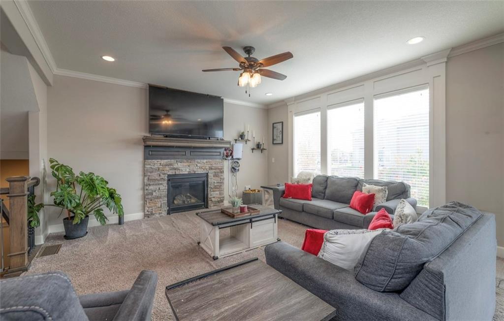 Olathe, Kansas, 66062, United States, 4 Bedrooms Bedrooms, ,4 BathroomsBathrooms,Residential,For Sale,1992047