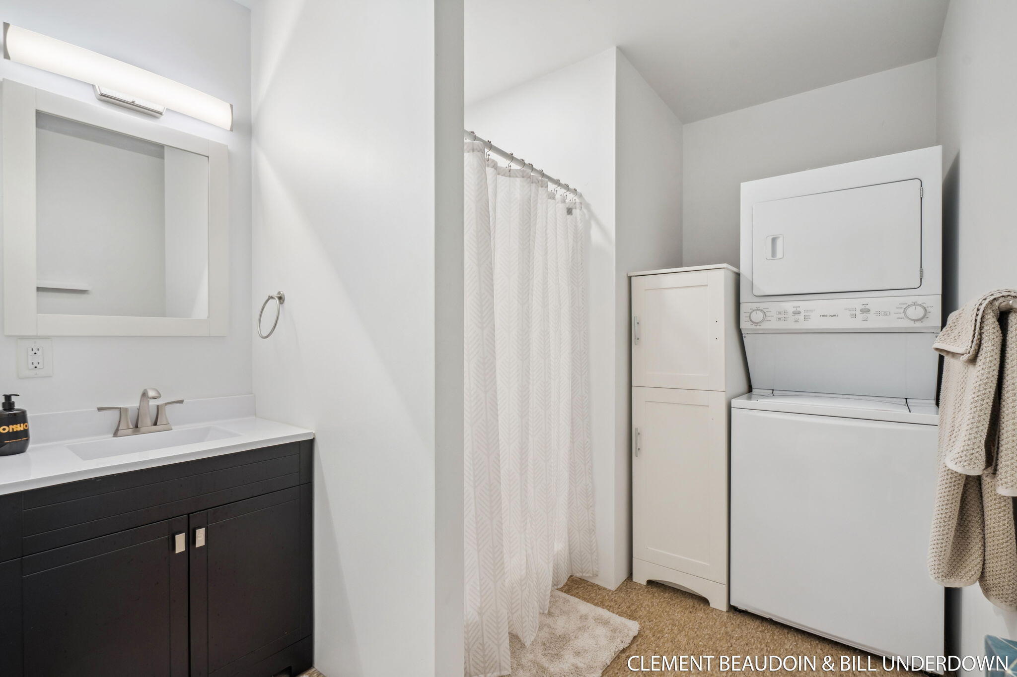 Fennville, Michigan, 49408, United States, 5 Bedrooms Bedrooms, ,7 BathroomsBathrooms,Residential,For Sale,1973707