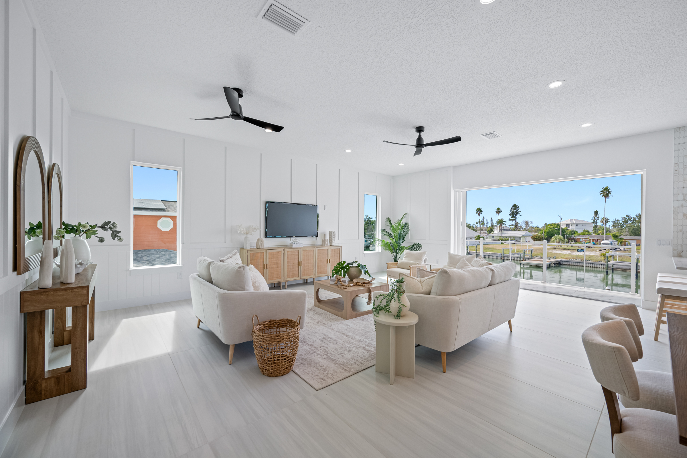 Madeira Beach, Florida, 33708, United States, 6 Bedrooms Bedrooms, ,6 BathroomsBathrooms,Residential,For Sale,1988521