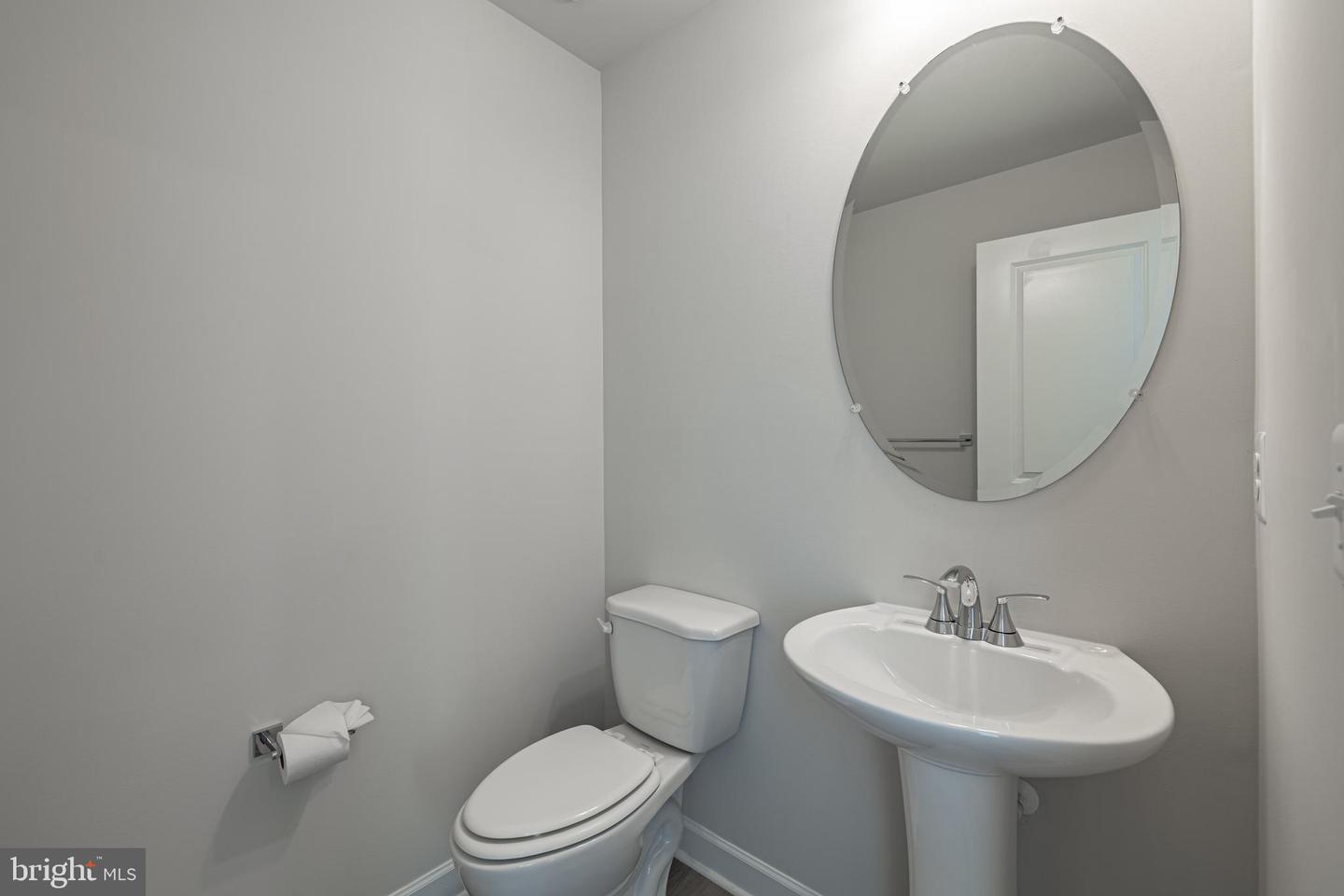 Alexandria, Virginia, 22306, United States, 3 Bedrooms Bedrooms, ,5 BathroomsBathrooms,Residential,For Sale,1913376