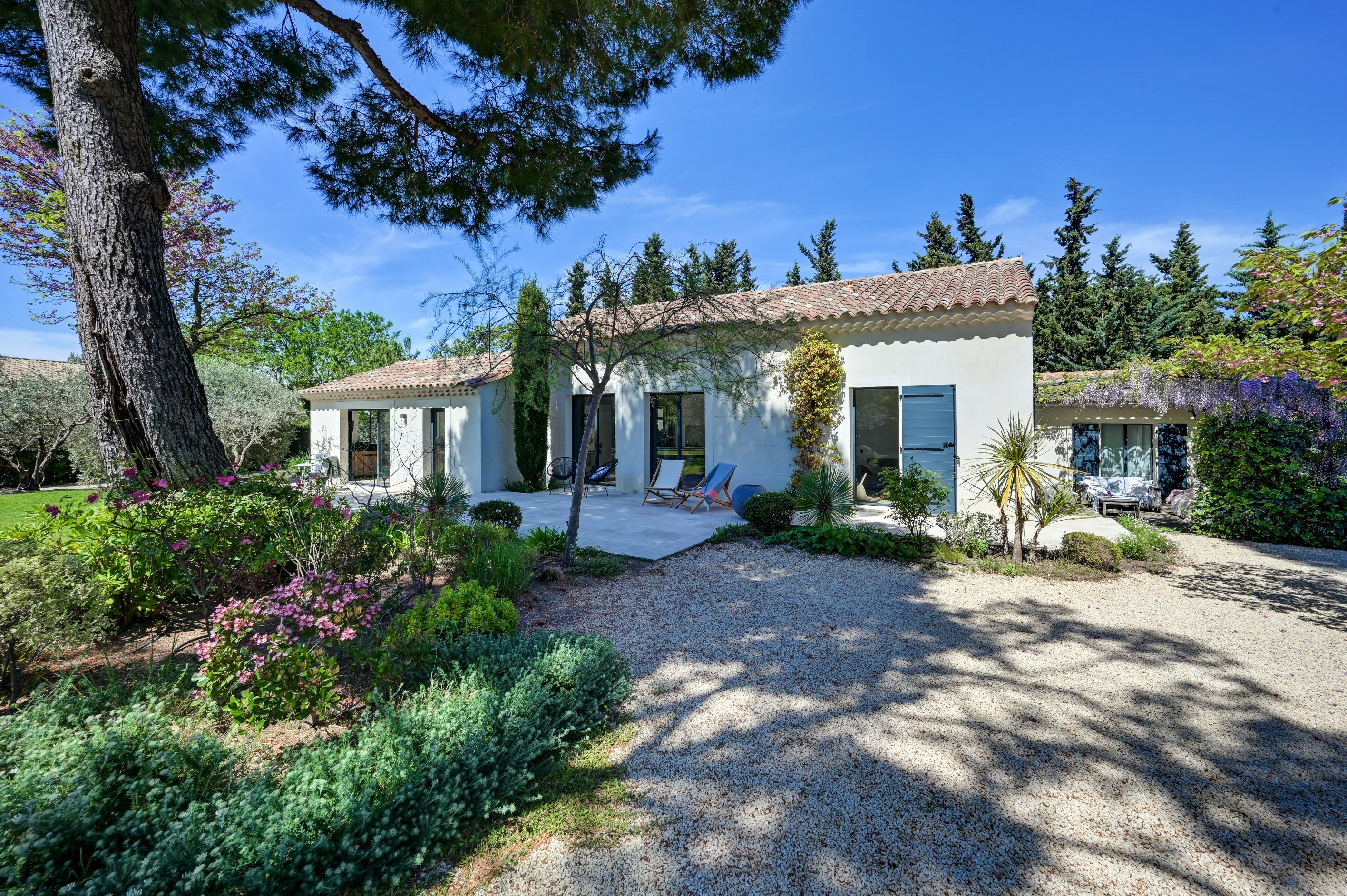  Exclusive. Rare in Eygalières, beautiful renovated house in the village center … - 物件實景