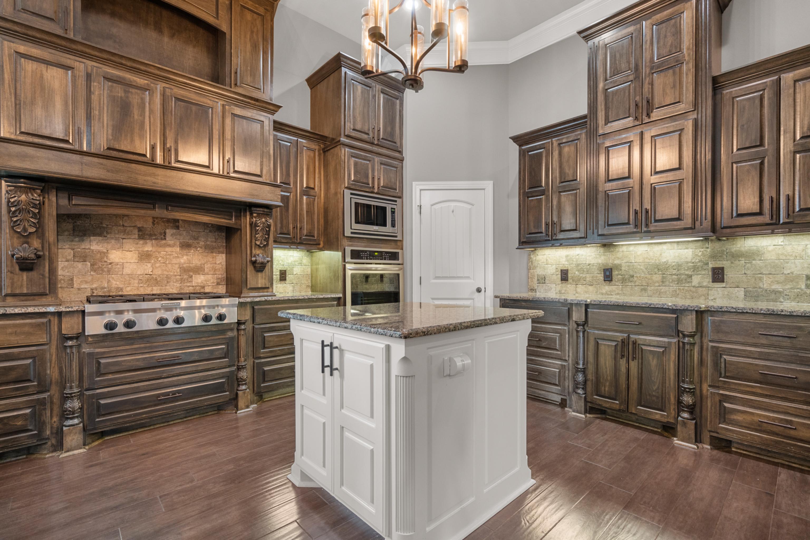 Hot Springs, Arkansas, 71901, United States, 4 Bedrooms Bedrooms, ,4 BathroomsBathrooms,Residential,For Sale,1760165