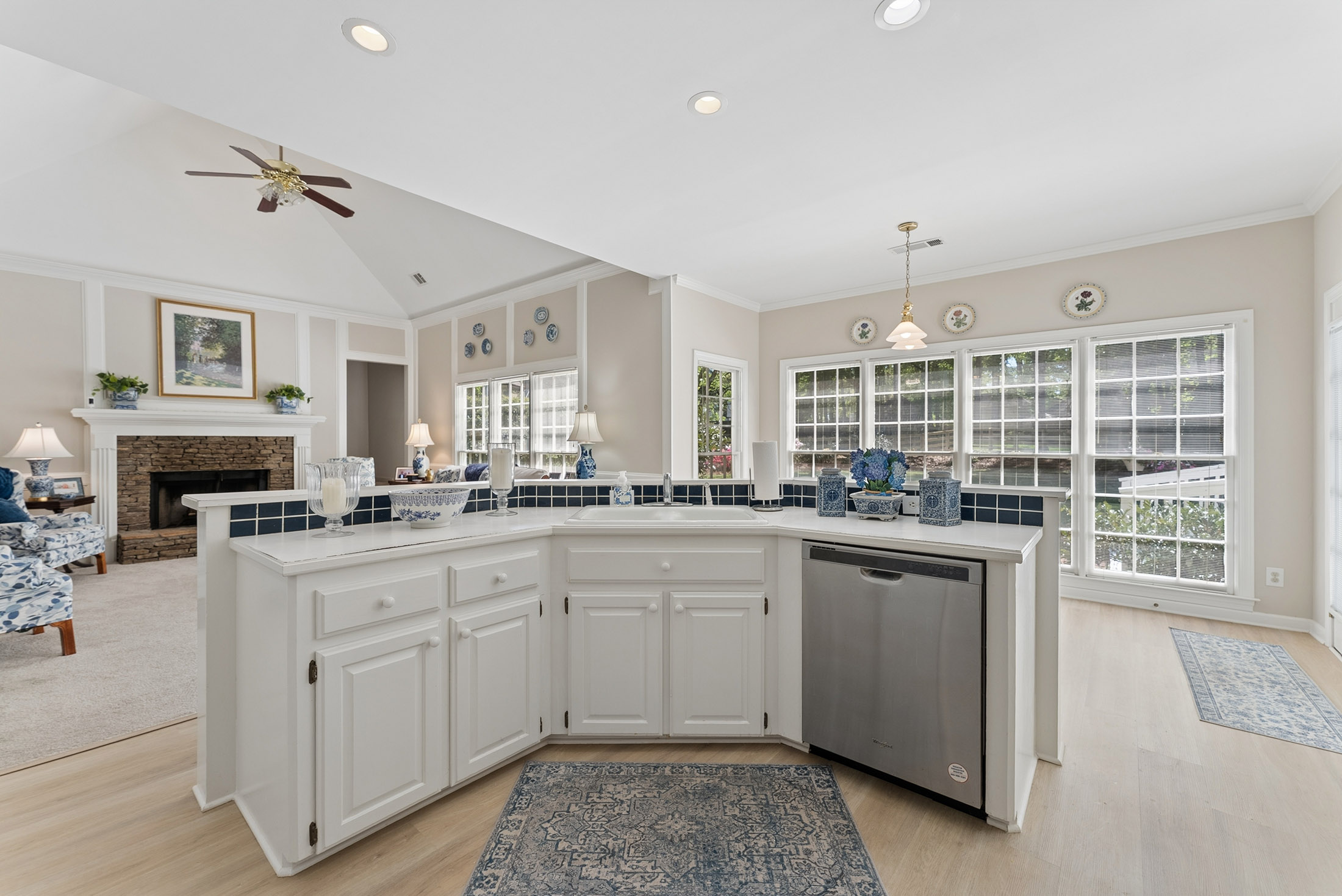  Unbeatable Appeal and Location in Crabapple Chase - 物件實景