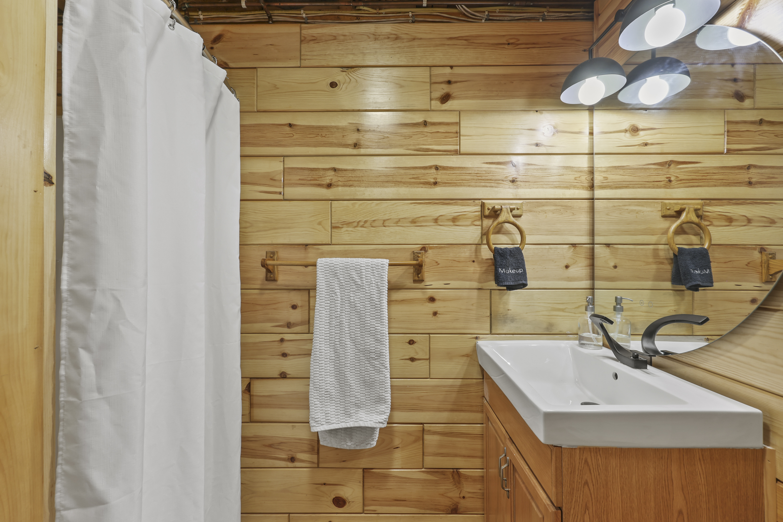  Berkshires Log Home Retreat with Wildlife Pond & Guest Apartment - 物件實景