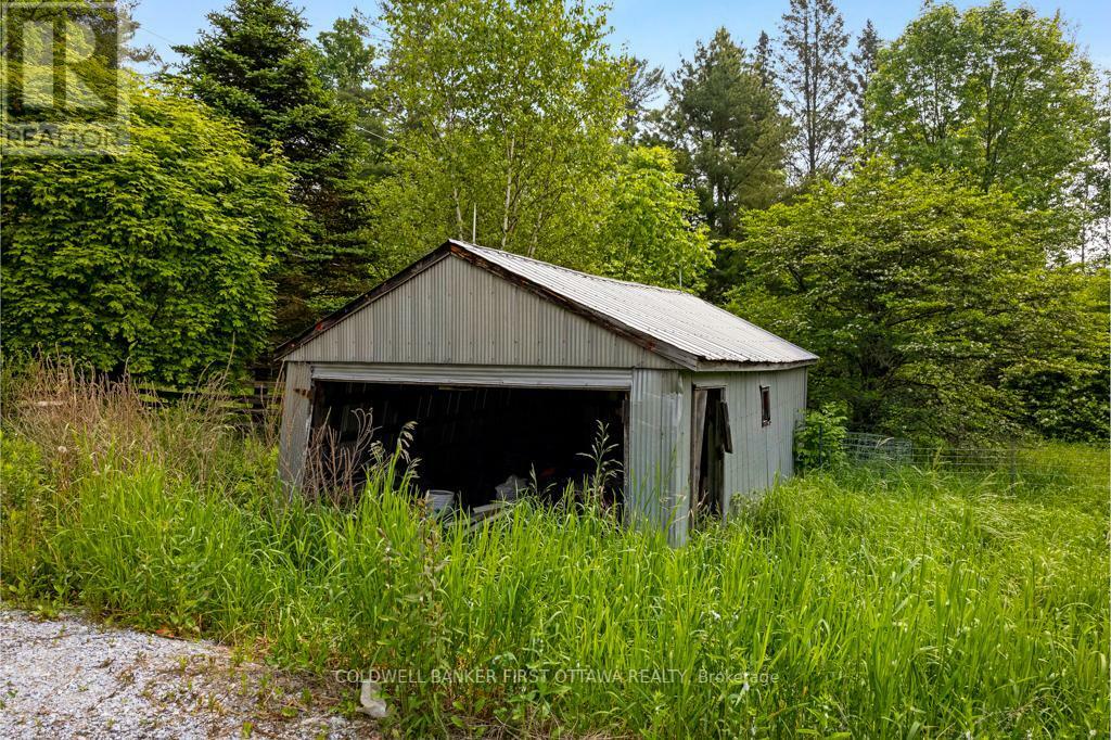 TAY VALLEY, Ontario, K0H 2B0, CA, 2 Bedrooms Bedrooms, ,1 BathroomBathrooms,Residential,For Sale,1866349