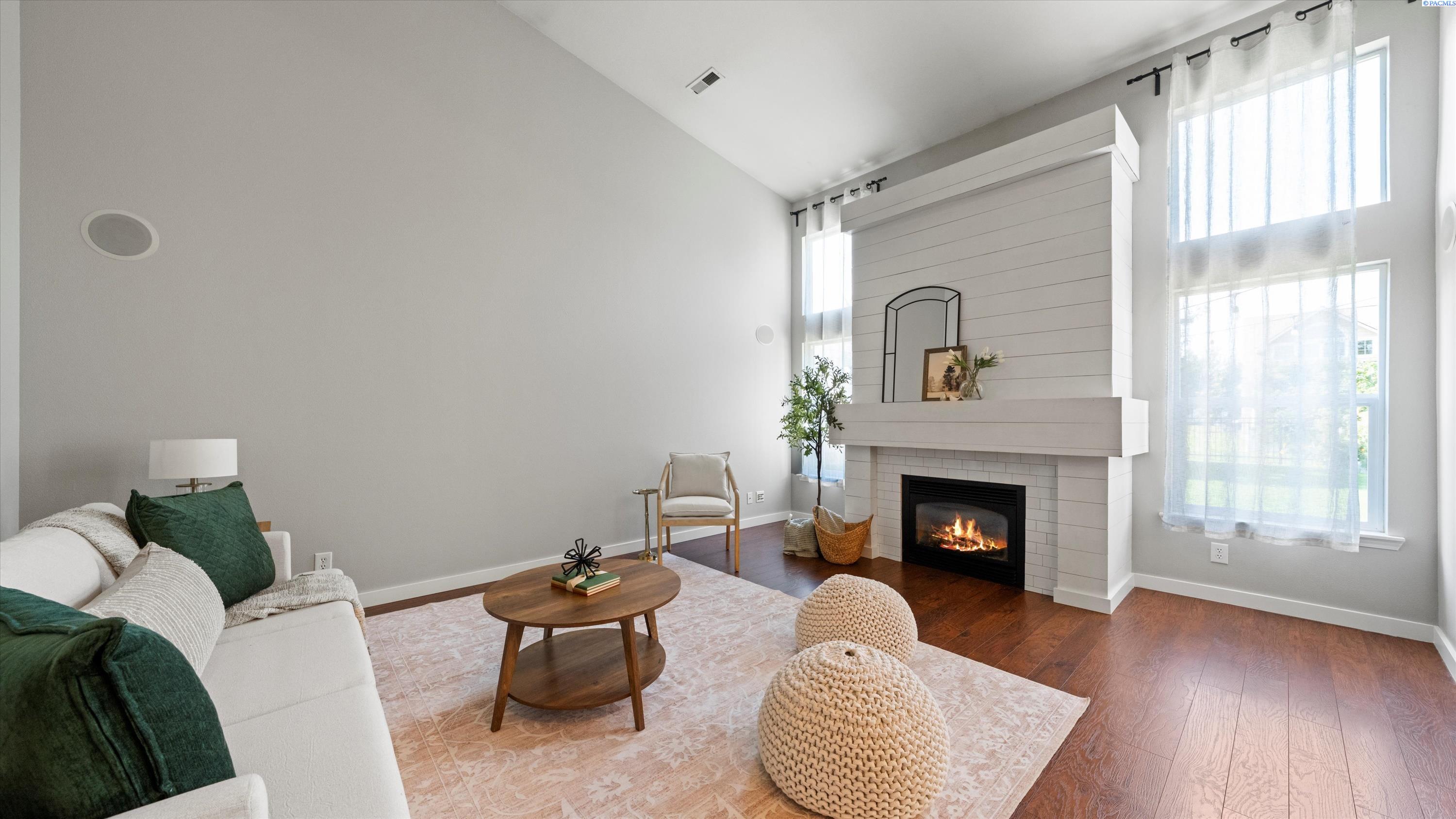 Pasco, Washington, 99301, United States, 4 Bedrooms Bedrooms, ,2 BathroomsBathrooms,Residential,For Sale,1956772