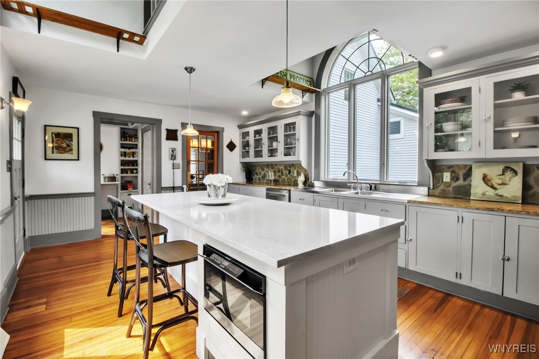 Aurora, New York, 14052, United States, 3 Bedrooms Bedrooms, ,3 BathroomsBathrooms,Residential,For Sale,1865001