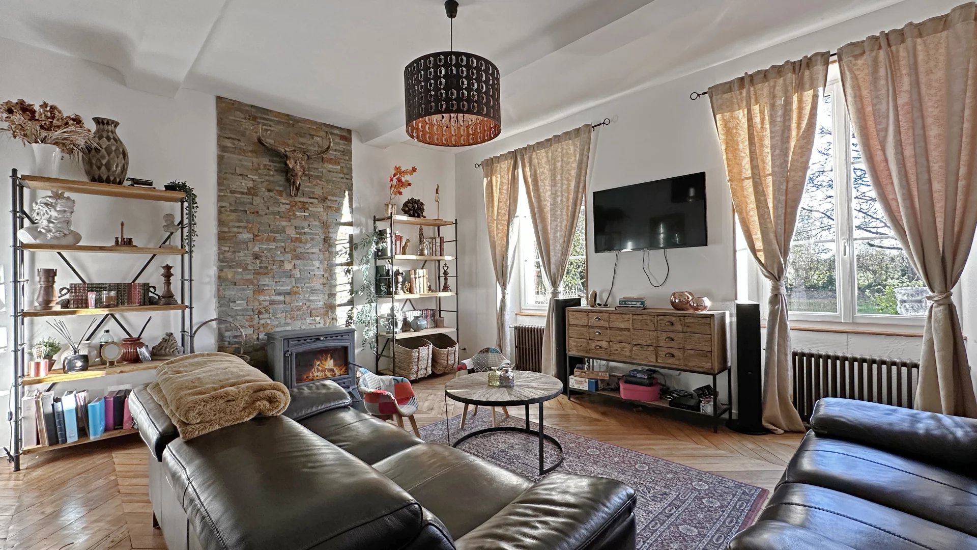 Falaise, Normandy, 14700, FR, 7 Bedrooms Bedrooms, ,5 BathroomsBathrooms,Residential,For Sale,2000549