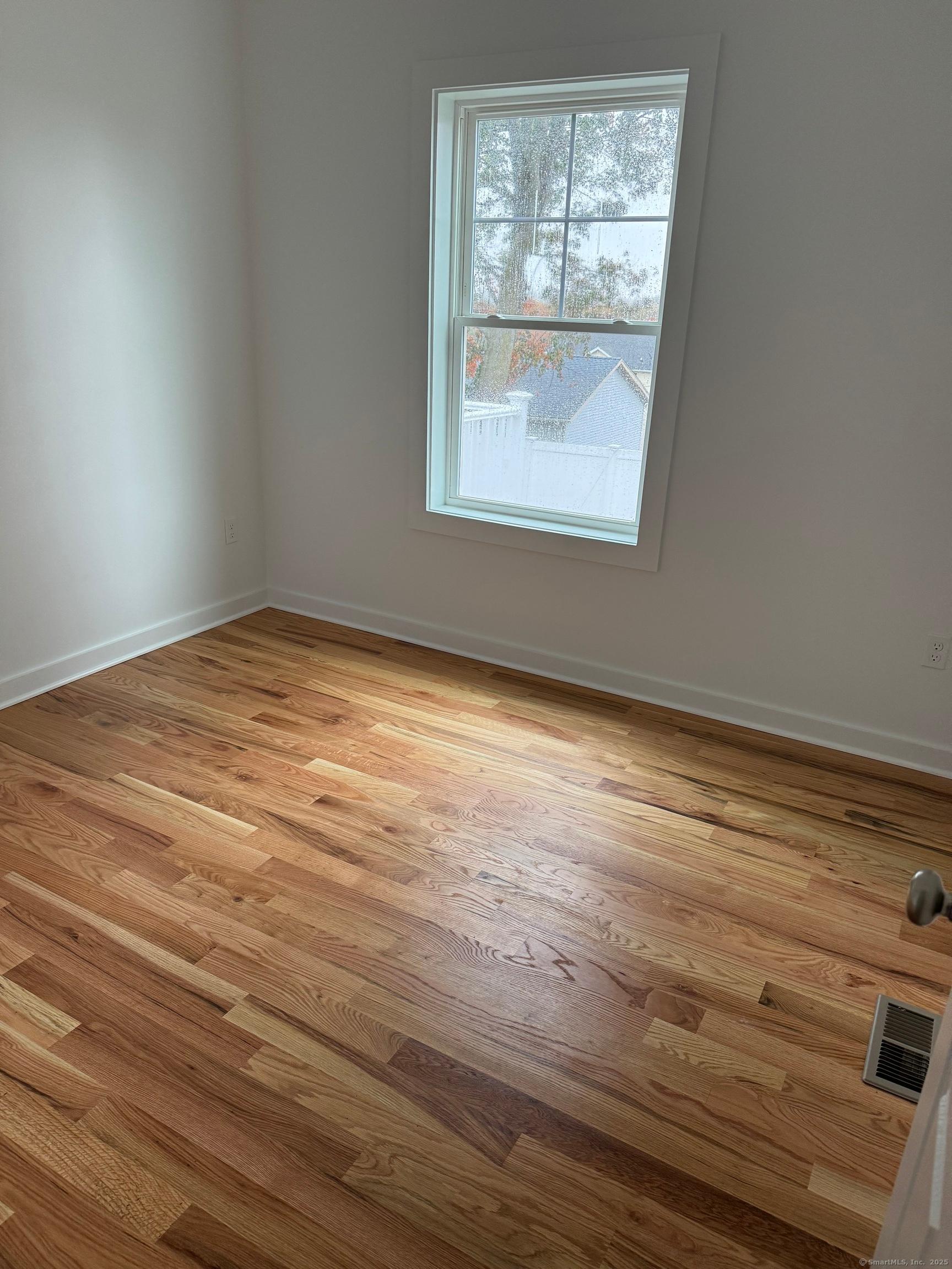 Bridgeport, Connecticut, 06606, United States, 4 Bedrooms Bedrooms, ,3 BathroomsBathrooms,Residential,For Sale,1978261