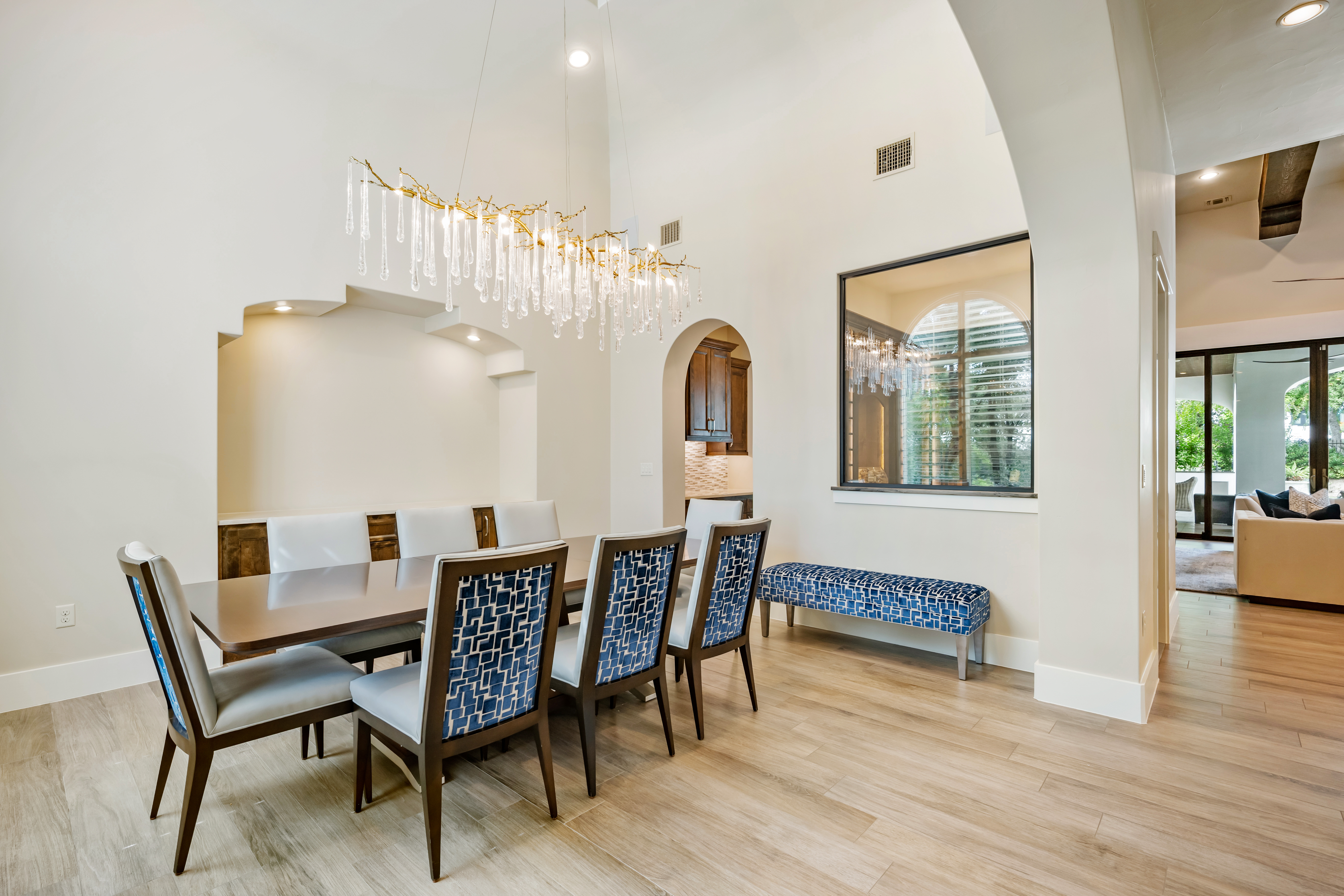  Defined By Timeless Santa Barbara Architecture And Exceptional Craftsmanship - 物件實景