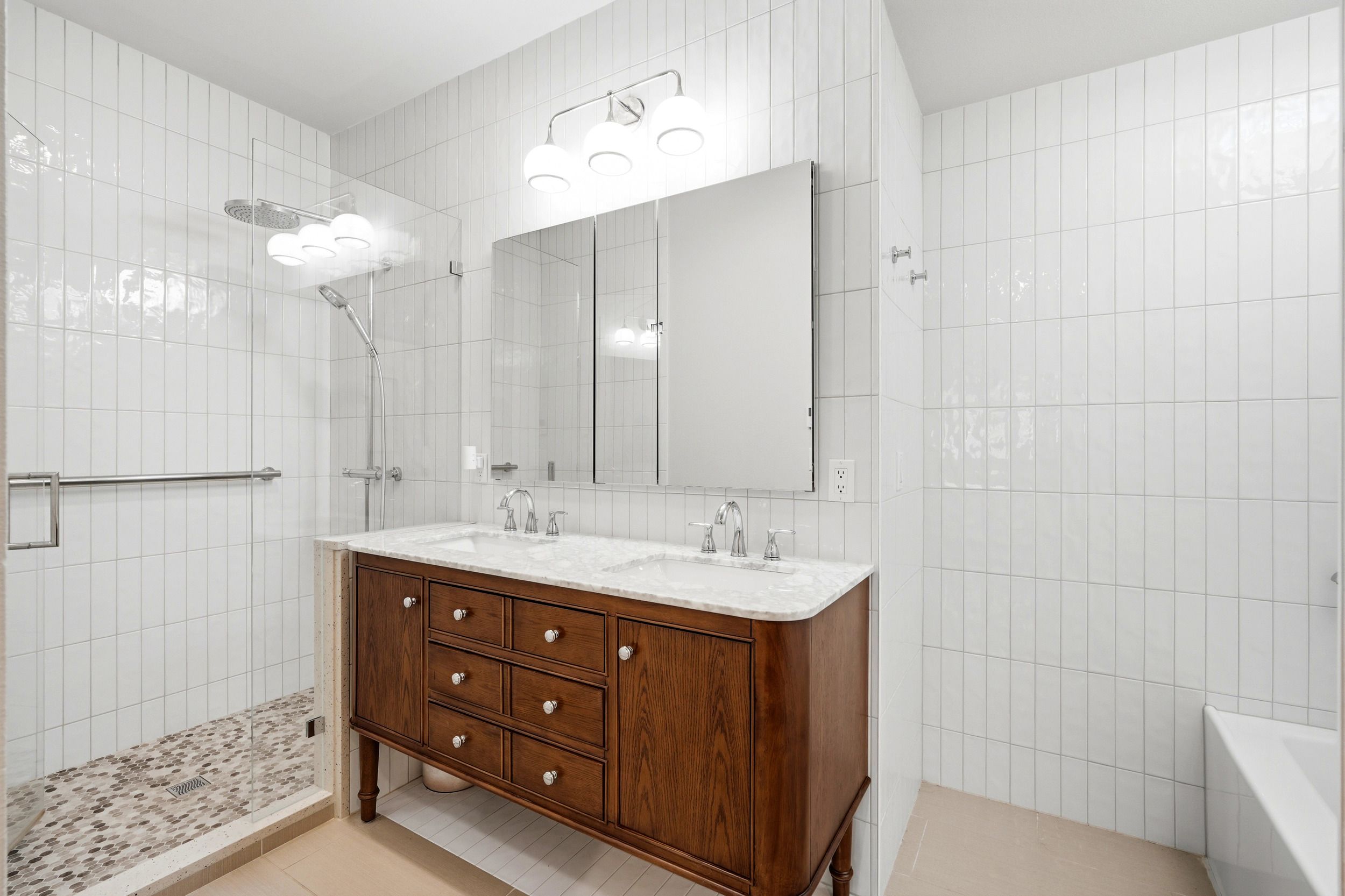  17432 Bothell Way Northeast B-307, Bothell, WA 98011 - 物件實景