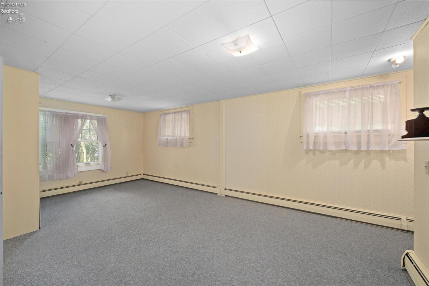 Port Clinton, Ohio, 43452, United States, 3 Bedrooms Bedrooms, ,3 BathroomsBathrooms,Residential,For Sale,1983148