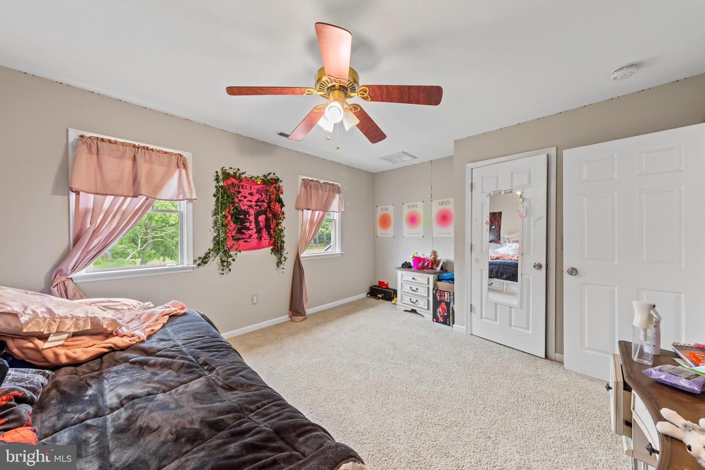 Salisbury, Maryland, 21801, United States, 8 Bedrooms Bedrooms, ,4 BathroomsBathrooms,Residential,For Sale,1857106