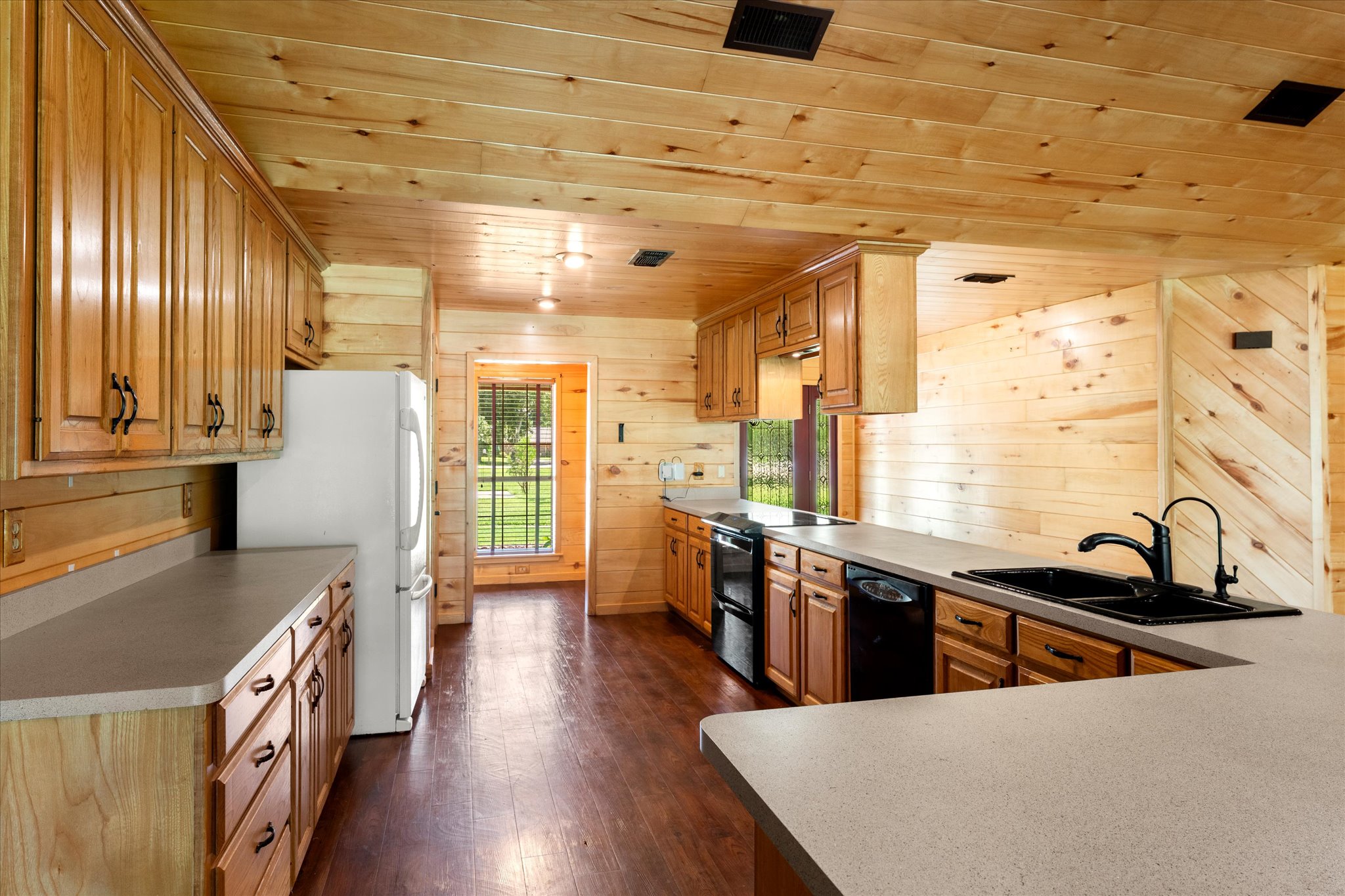 Yantis, Texas, 75497, United States, 3 Bedrooms Bedrooms, ,2 BathroomsBathrooms,Residential,For Sale,1921706