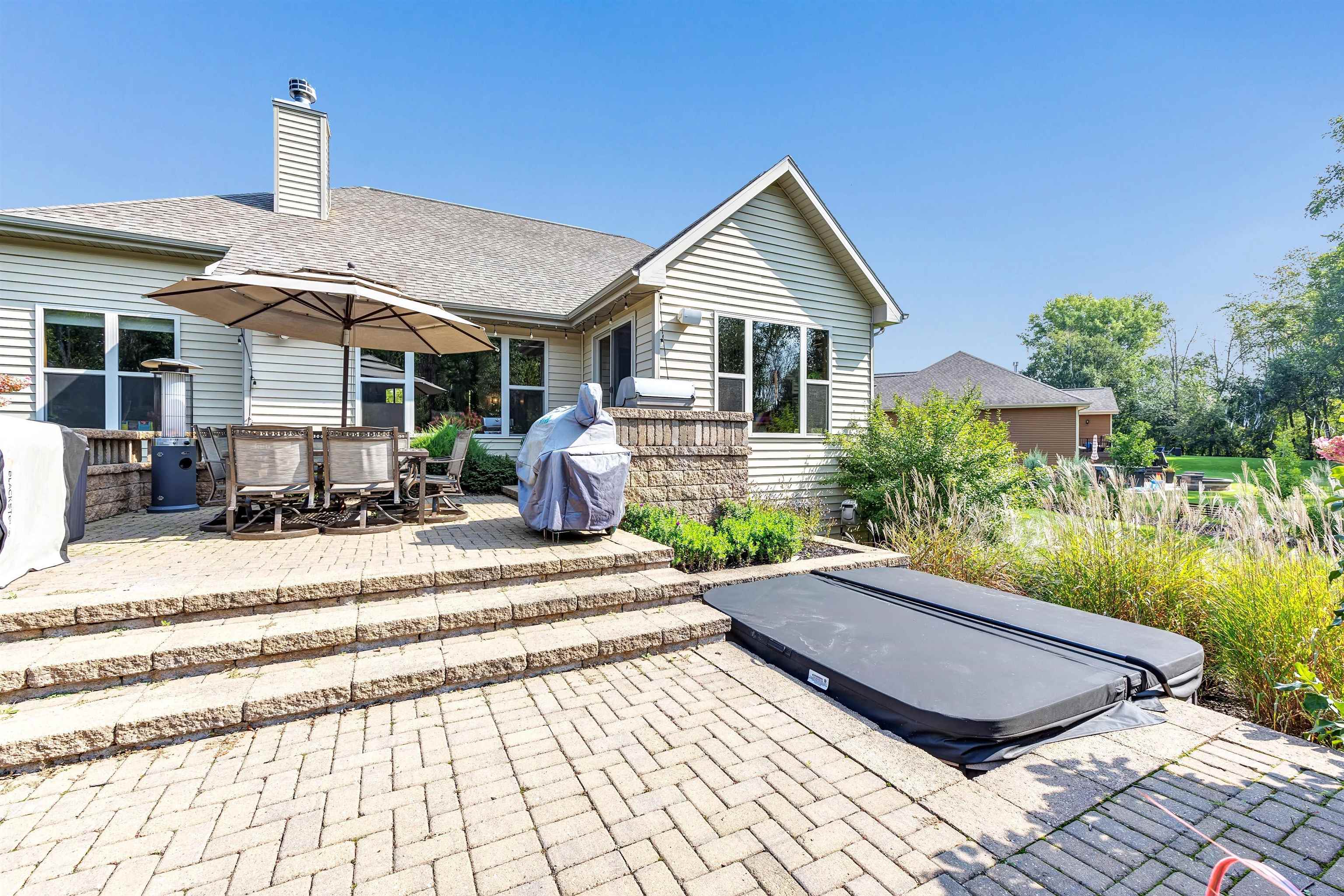 GREEN BAY, Wisconsin, 54313, United States, 5 Bedrooms Bedrooms, ,4 BathroomsBathrooms,Residential,For Sale,1911640
