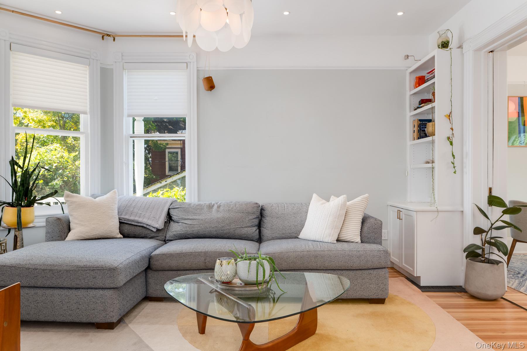 Tarrytown, New York, 10591, United States, 3 Bedrooms Bedrooms, ,4 BathroomsBathrooms,Residential,For Sale,1989441