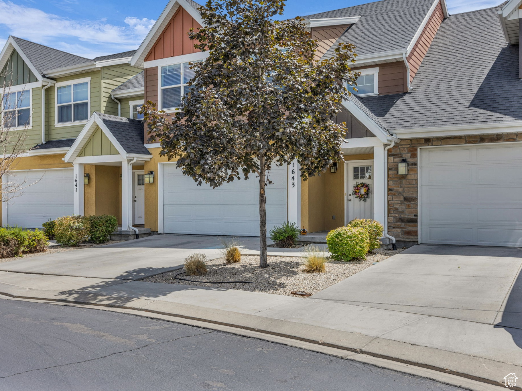 West Jordan, Utah, 84084, United States, 4 Bedrooms Bedrooms, ,4 BathroomsBathrooms,Residential,For Sale,1906081
