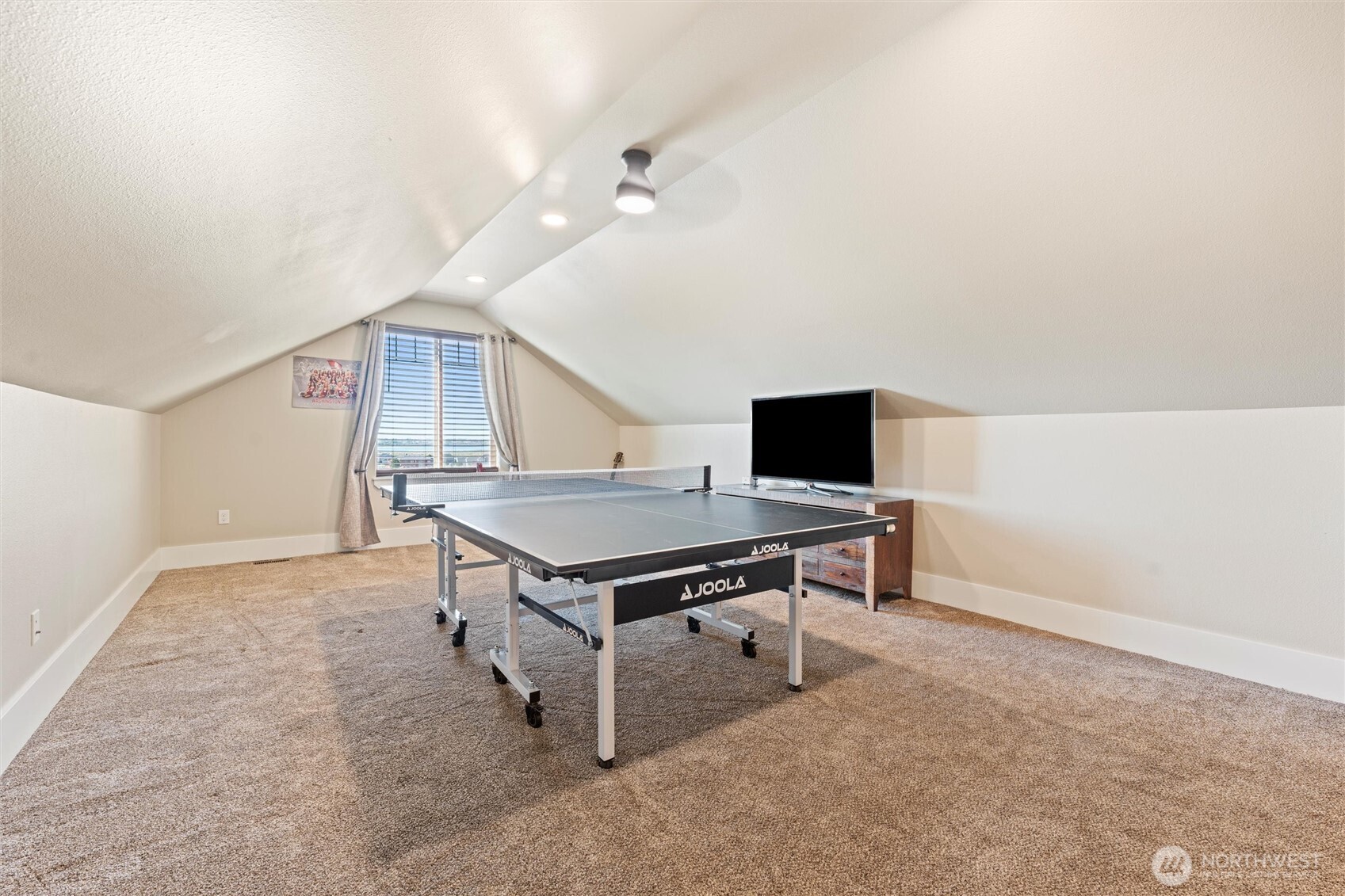 Moses Lake, Washington, 98837, United States, 3 Bedrooms Bedrooms, ,2 BathroomsBathrooms,Residential,For Sale,2002920