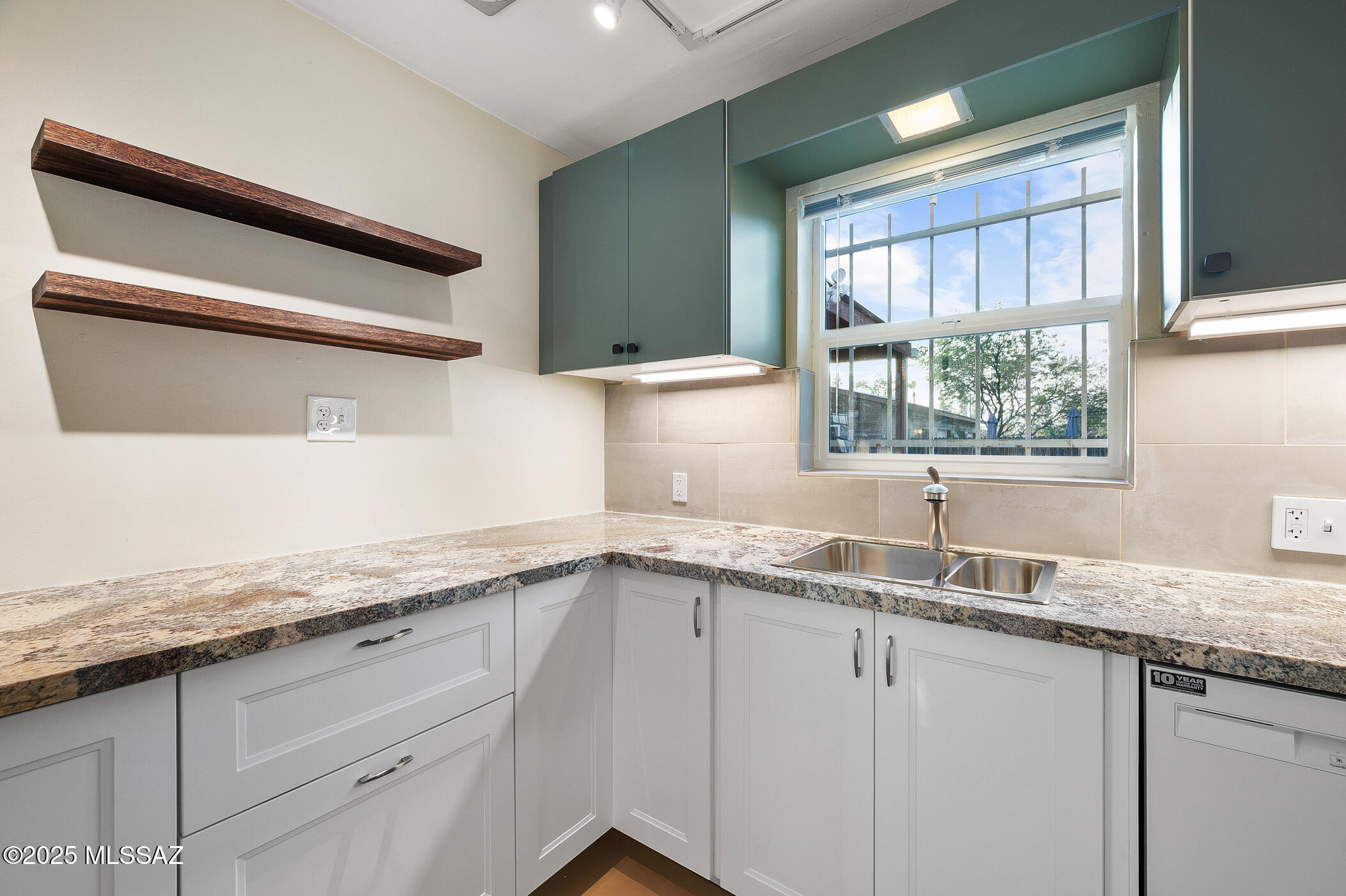 Tucson, Arizona, 85716, United States, 4 Bedrooms Bedrooms, ,4 BathroomsBathrooms,Residential,For Sale,1994782