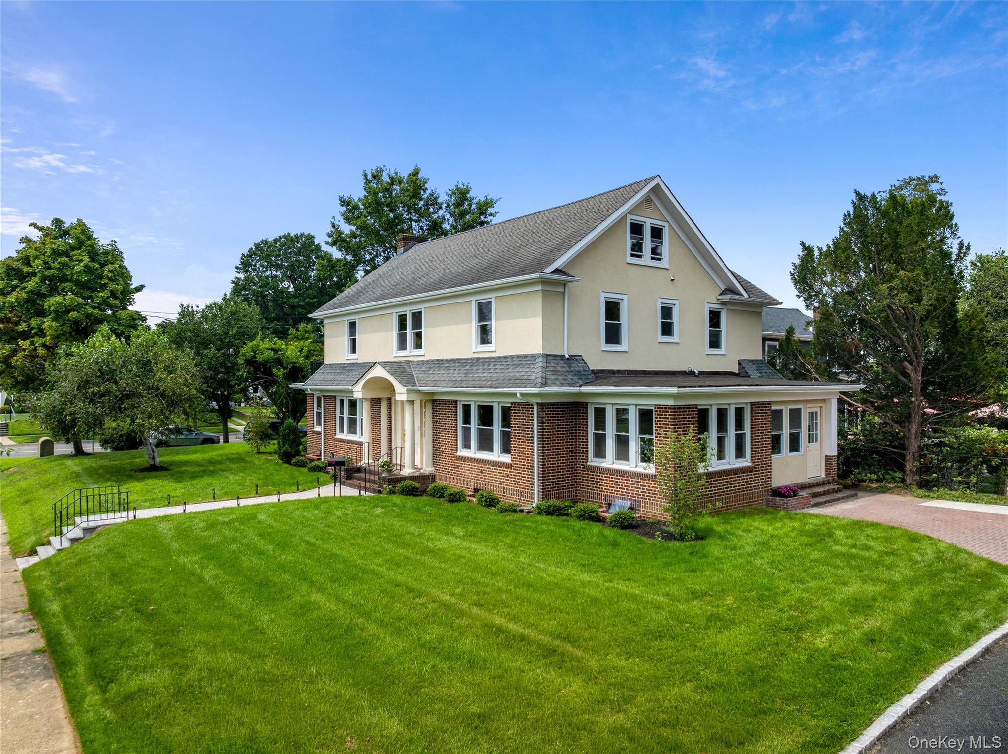 220 Pomander Road, Mineola, NY, 11501 - 物件實景