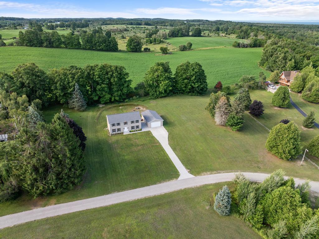 Charlevoix, Michigan, 49720, United States, 5 Bedrooms Bedrooms, ,3 BathroomsBathrooms,Residential,For Sale,1917973